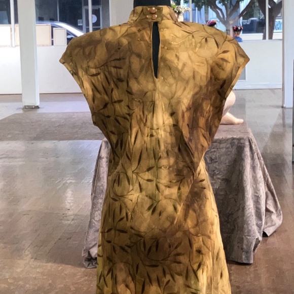 Golden brown leafs print Asian style maxi dress - Picture 9 of 15